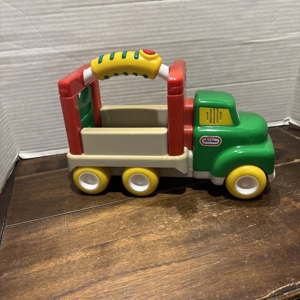 Little Tikes Hand Held Farm Truck ‎ With Sounds and Music No Animals Works